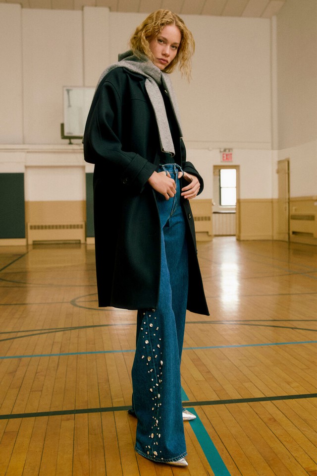 Xu hướng quần jeans lấp lánh đang làm bừng sáng năm 2026- Ảnh 5.