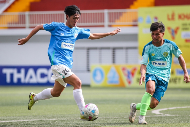 Trường ĐH Kinh tế T&agrave;i ch&iacute;nh TP.HCM 0-10 Trường ĐH C&ocirc;ng nghệ Đồng Nai: Đoạt ng&ocirc;i đầu - Ảnh 3.