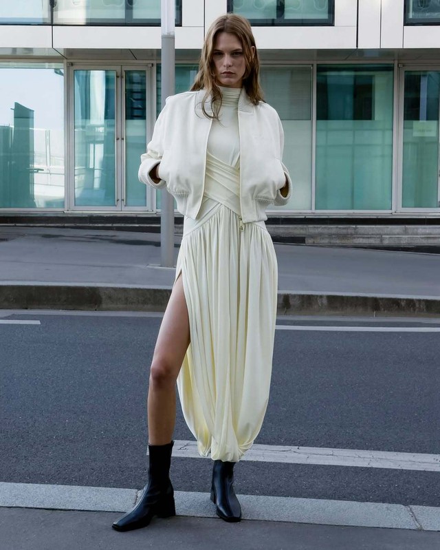 Diện trang phục đồng màu vừa sành điệu mà còn chẳng tốn thời gian phối đồ- Ảnh 1. Diện trang phục đồng màu vừa sành điệu mà còn chẳng tốn thời gian phối đồ- Ảnh 1.