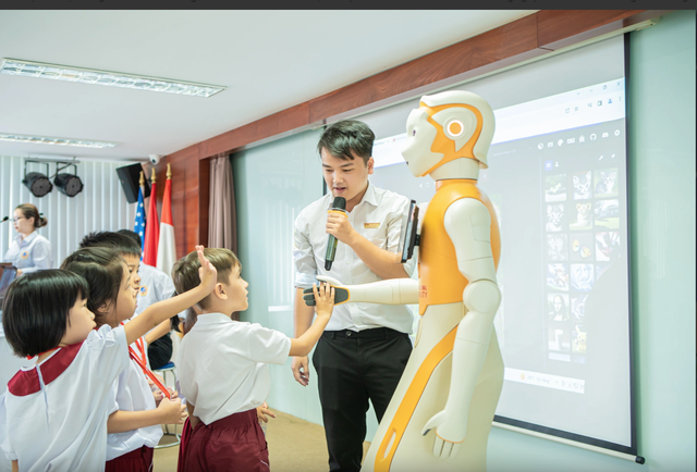 TP.HCM bắt đầu dạy về tr&iacute; tuệ nh&acirc;n tạo: Th&iacute; điểm với học sinh trường n&agrave;o?- Ảnh 1.