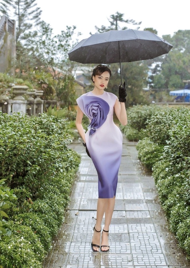 Sức hút từ trang phục loang màu, tạo 'bản sắc' đầy cá tính- Ảnh 1.