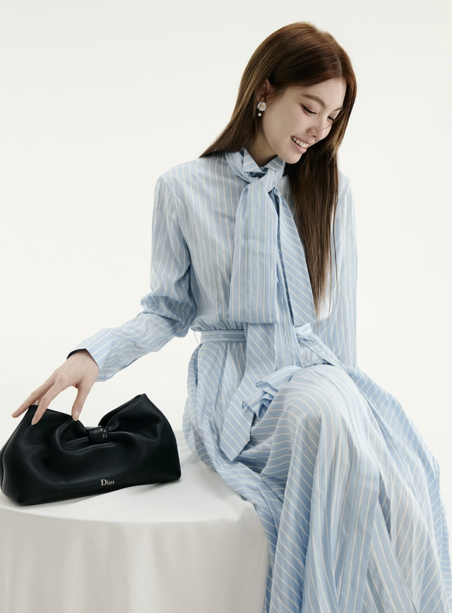 Đầm sơ mi mang đến diện mạo trang nhã cho quý cô công sở- Ảnh 3.