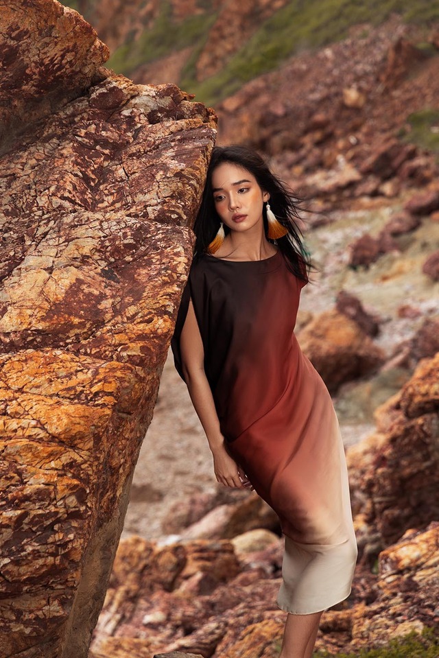 Sức hút từ trang phục loang màu, tạo 'bản sắc' đầy cá tính- Ảnh 3.