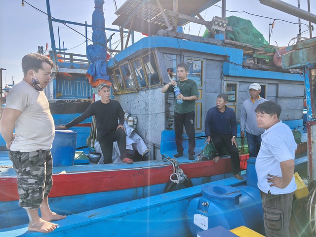 Cận Tết, ngư d&acirc;n Đ&agrave; Nẵng vẫn chần chừ ra khơi v&igrave;&hellip; m&aacute;y VX- Ảnh 5.