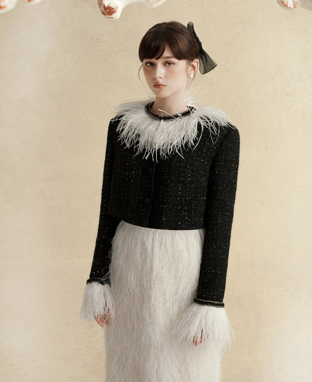 Váy dài và áo khoác tweed dáng ngắn, cặp đôi hoàn hảo cho những ngày cuối năm- Ảnh 5.