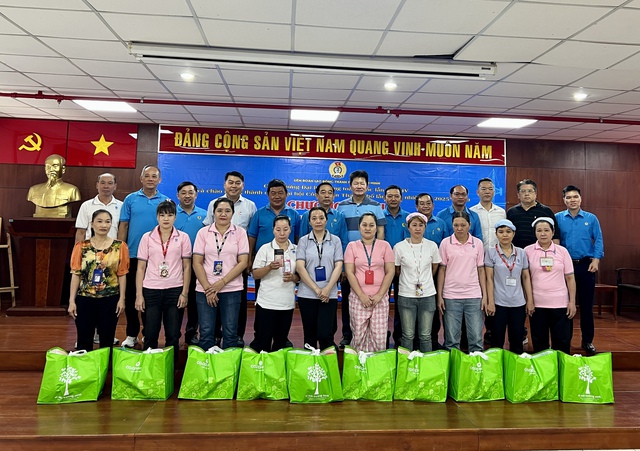 C&ocirc;ng ty PouYuen tổ chức chương tr&igrave;nh sắm tết cho c&ocirc;ng nh&acirc;n với m&atilde; giảm gi&aacute; hấp dẫn - Ảnh 1.