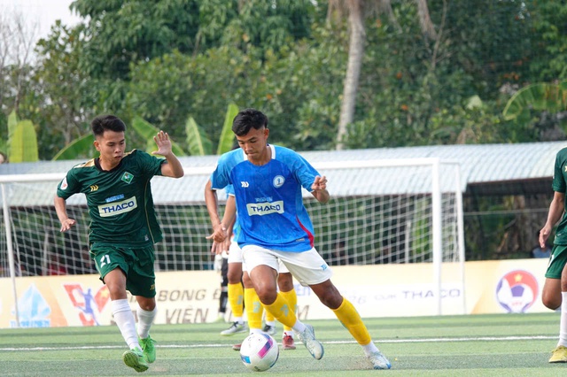 Cầu thủ 1,85 m ghi bàn thắng quý hơn vàng cho Trường ĐH Đồng Tháp tại TNSV THACO cup 2026- Ảnh 2. Cầu thủ 1,85 m ghi bàn thắng quý hơn vàng cho Trường ĐH Đồng Tháp tại TNSV THACO cup 2026- Ảnh 2.