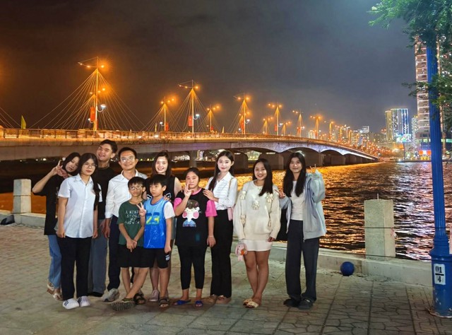 Cuộc hội ngộ bất ngờ b&ecirc;n ảnh cưới 12 năm trước của vợ chồng anh Nghĩa - Ảnh 3.