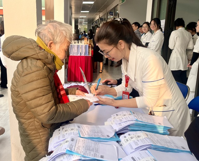 H&agrave; Nội ph&aacute;t triển cơ sở chăm s&oacute;c, điều trị người cao tuổi - Ảnh 1.