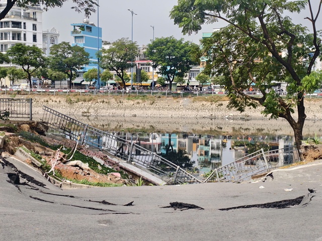 Sụt l&uacute;n k&ecirc;nh T&agrave;u Hủ, TP.HCM: Phường Ch&aacute;nh Hưng b&aacute;o c&aacute;o nhanh- Ảnh 1.