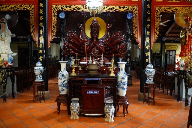 Ch&ugrave;a Ti&ecirc;n Ch&acirc;u nhuốm m&agrave;u cổ t&iacute;ch- Ảnh 3.