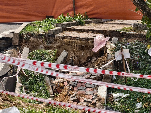 Sụt l&uacute;n k&ecirc;nh T&agrave;u Hủ, TP.HCM: Phường Ch&aacute;nh Hưng b&aacute;o c&aacute;o nhanh- Ảnh 2.