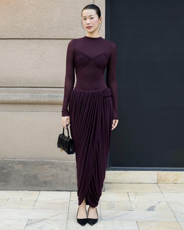 Mặc trang phục màu đỏ sao cho sang chảnh và tinh tế? - Ảnh 2.