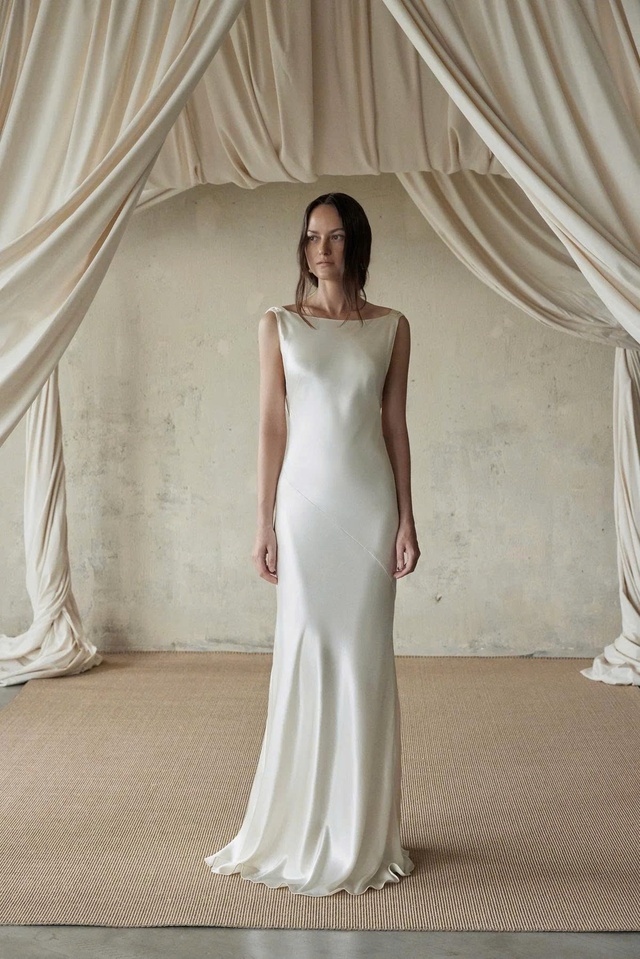 Lụa và taffeta - hai chất liệu định hình phong cách cao cấp- Ảnh 4.