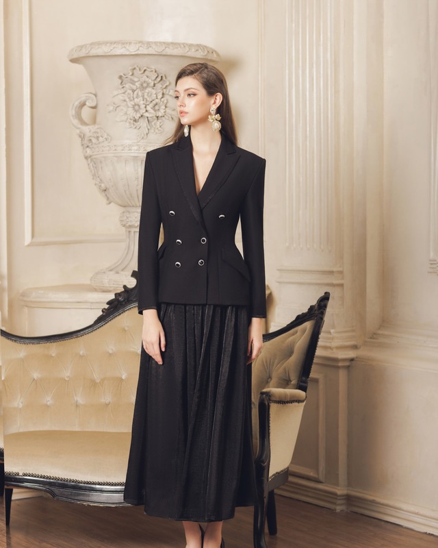 Chân váy dáng dài: Vẻ đẹp dịu dàng theo từng bước chân- Ảnh 8.