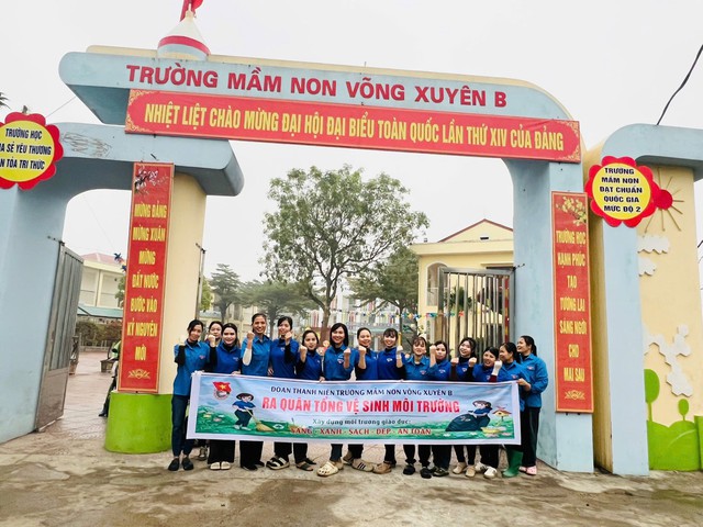 Người trẻ l&agrave;m mới diện mạo thủ đ&ocirc; trước Đại hội Đảng - Ảnh 4.