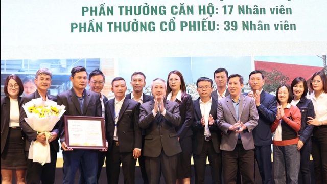 Bầu Đức tặng căn hộ tiền tỉ cho 160 người lao động- Ảnh 2.