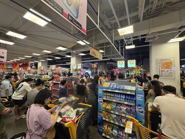 Chợ tết bắt đầu s&ocirc;i động- Ảnh 3.