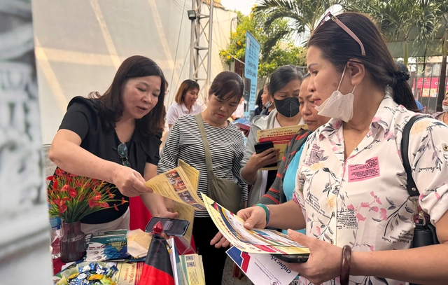 Học trung cấp, l&agrave;m việc ở nước ngo&agrave;i: Những ng&agrave;nh nghề đang trả lương trăm triệu  - Ảnh 1.