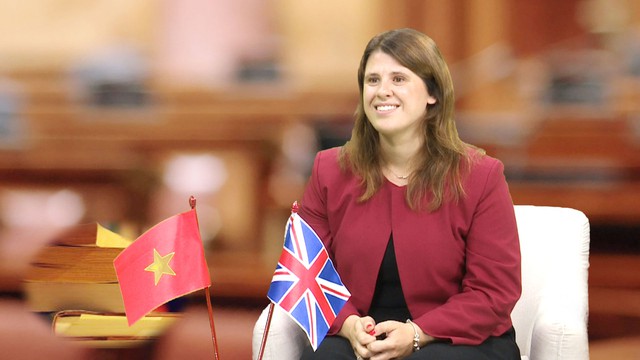 Tổng l&atilde;nh sự Anh khuy&ecirc;n người Việt điều g&igrave; khi du học Anh? - Ảnh 2.