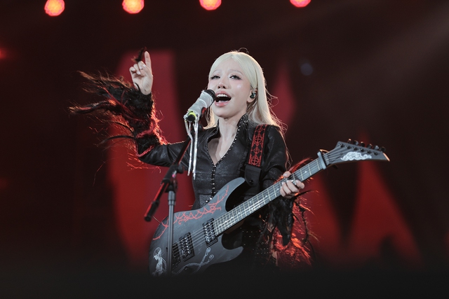 Nữ ca sĩ đọ giọng với Đ&ocirc;ng Nhi trong ca kh&uacute;c nhạc tết l&agrave; ai? - Ảnh 7.