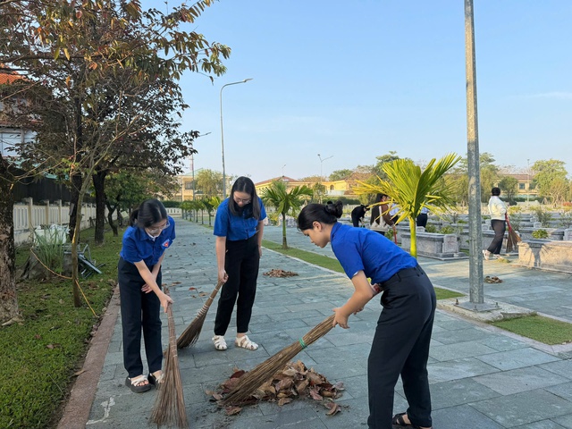 Tuổi trẻ Đ&agrave; Nẵng hưởng ứng c&aacute;c hoạt động ch&agrave;o mừng Đại hội Đảng to&agrave;n quốc - Ảnh 1.