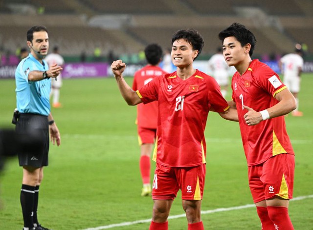 Minh Phúc từng khóc khi bị ‘cấm’ theo bóng đá khiến gia đình phải họp khẩn và cái kết…- Ảnh 2. Minh Phúc từng khóc khi bị ‘cấm’ theo bóng đá khiến gia đình phải họp khẩn và cái kết…- Ảnh 2.