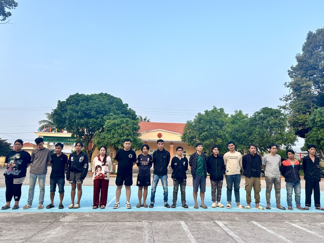 Đồng Th&aacute;p: Bắt 16 người nhập cảnh tr&aacute;i ph&eacute;p, c&oacute; 1 người đang bị truy n&atilde;- Ảnh 1.