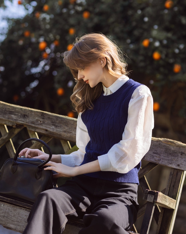 Muôn kiểu phối đồ nhiều lớp, mỏng nhẹ mà sang chảnh cho tiết trời mùa xuân - Ảnh 2.