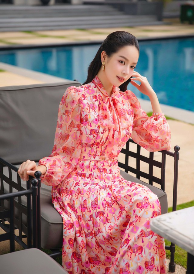 Lên đồ dự tiệc những ngày cuối năm đẹp xuất sắc, thu hút mọi ánh nhìn- Ảnh 2.