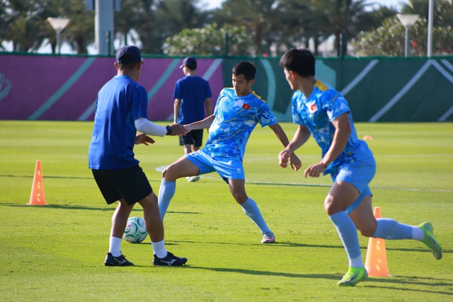 HLV Kim sẽ c&oacute; thay đổi quan trọng để thắng U.23 Trung Quốc, U.23 Việt Nam tập buổi cuối trước b&aacute;n kết - Ảnh 6.