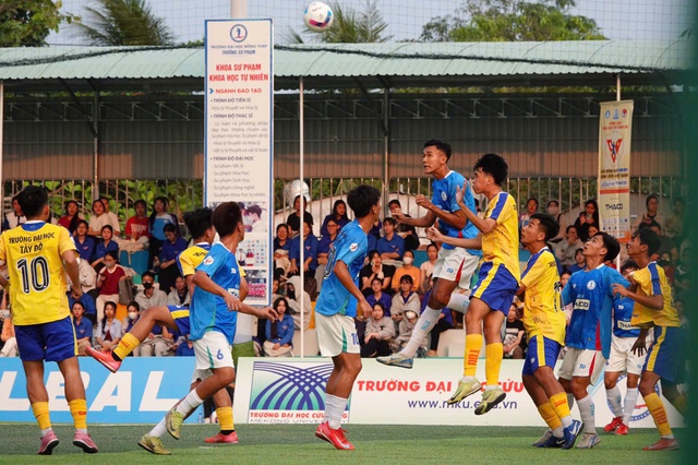 &Aacute;o xanh thanh ni&ecirc;n &lsquo;phủ s&oacute;ng&rsquo; s&acirc;n Đồng Th&aacute;p giải TNSV THACO cup 2026- Ảnh 5.