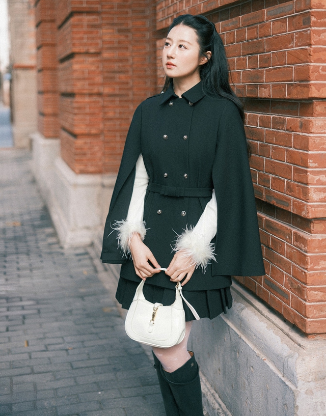 Năm mẫu áo khoác đa năng cho mùa xuân - Ảnh 1.