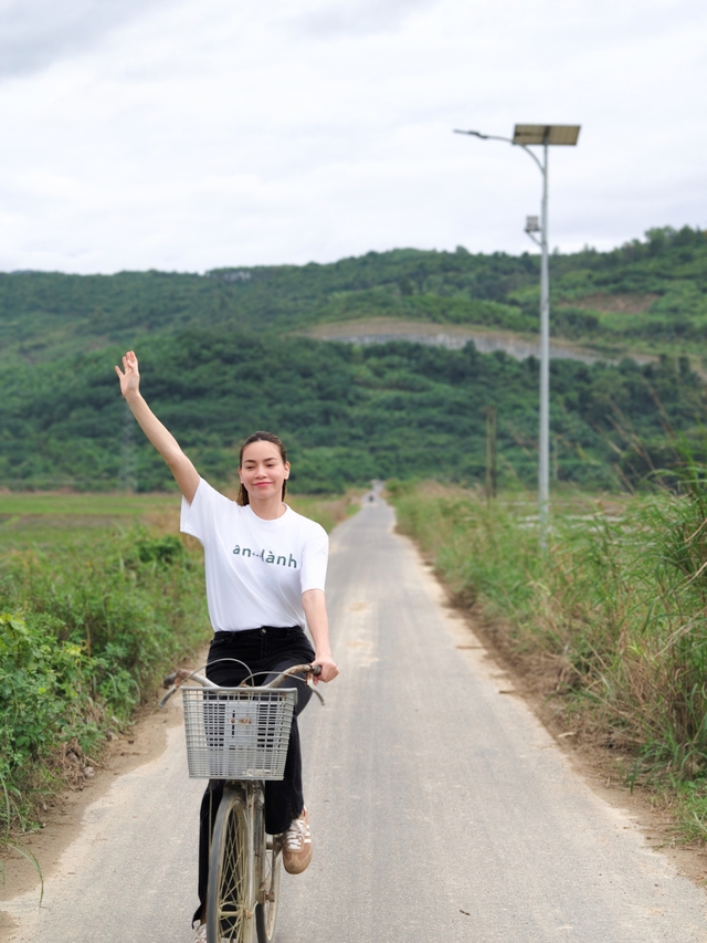 Hồ Ngọc Hà: Tôi học được cách sống bình tĩnh, không than vãn trước những khó khăn- Ảnh 4. Hồ Ngọc Hà: Tôi học được cách sống bình tĩnh, không than vãn trước những khó khăn- Ảnh 4.