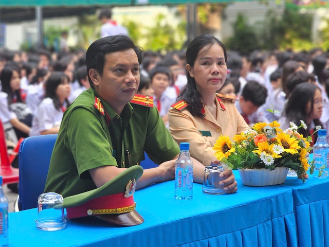 C&ocirc;ng an phường Xu&acirc;n H&ograve;a k&yacute; kết x&acirc;y dựng Trường THCS Colette an ninh trật tự- Ảnh 2.