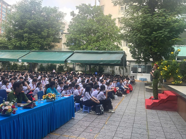 C&ocirc;ng an phường Xu&acirc;n H&ograve;a k&yacute; kết x&acirc;y dựng Trường THCS Colette an ninh trật tự- Ảnh 1.