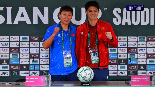 B&aacute;o Trung Quốc khuy&ecirc;n đội nh&agrave; chơi b&oacute;ng bổng v&igrave; cao hơn U.23 Việt Nam: Thầy Kim đ&atilde; c&oacute; c&aacute;ch! - Ảnh 2.