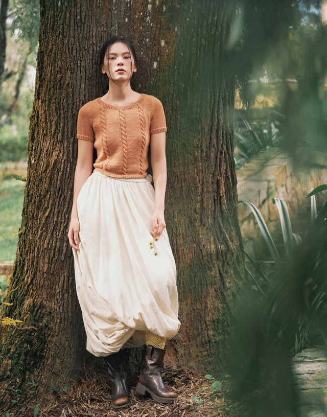 Áo len mặc ngoài váy, diện lúc nào cũng đẹp, dịu dàng mà lại ấm áp- Ảnh 6.