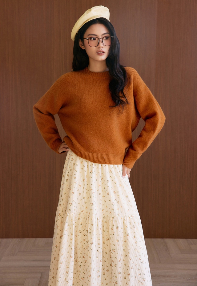 Áo len mặc ngoài váy, diện lúc nào cũng đẹp, dịu dàng mà lại ấm áp- Ảnh 2.