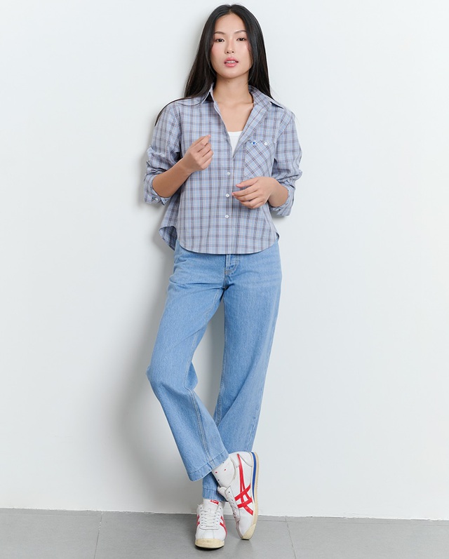 Quần jeans và sơ mi, đẹp xuất sắc để đi chơi và đi làm- Ảnh 4. Quần jeans và sơ mi, đẹp xuất sắc để đi chơi và đi làm- Ảnh 4.