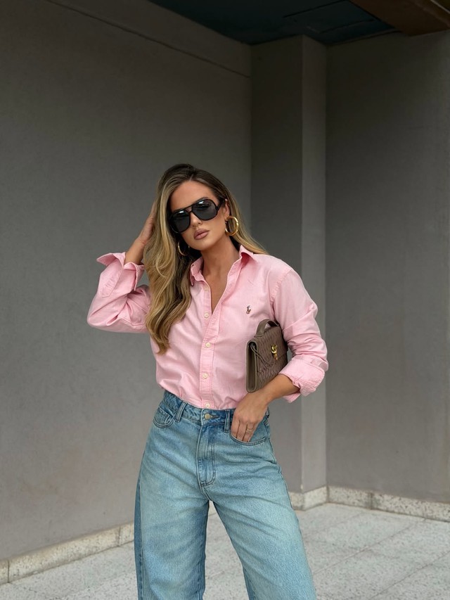 Quần jeans và sơ mi, đẹp xuất sắc để đi chơi và đi làm- Ảnh 1. Quần jeans và sơ mi, đẹp xuất sắc để đi chơi và đi làm- Ảnh 1.