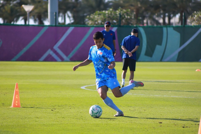 HLV Kim sẽ c&oacute; thay đổi quan trọng để thắng U.23 Trung Quốc, U.23 Việt Nam tập buổi cuối trước b&aacute;n kết - Ảnh 7.