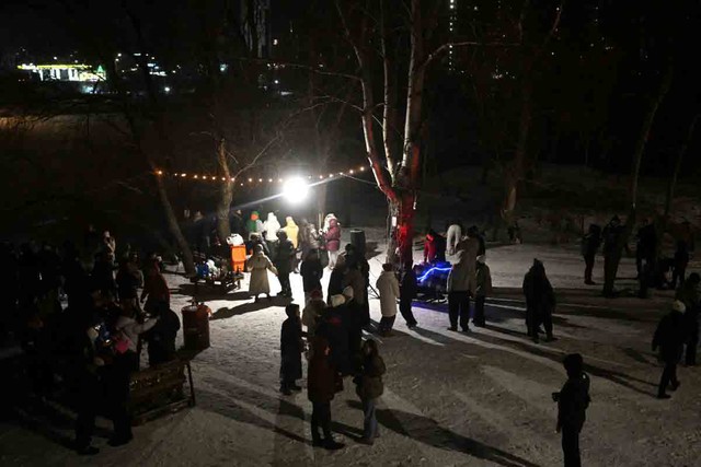 Ukraine trước b&agrave;i to&aacute;n k&eacute;p - Ảnh 1.