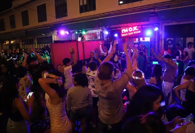 Kh&aacute;ch Việt Nam du lịch Th&aacute;i Lan cẩn thận với luật mới g&acirc;y tranh c&atilde;i - Ảnh 1.