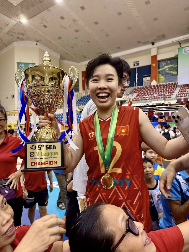 HLV Nguyễn Tuấn Kiệt c&ugrave;ng d&agrave;n sao b&oacute;ng chuyền gia nhập CLB H&agrave; Nội Tasco Auto- Ảnh 3.