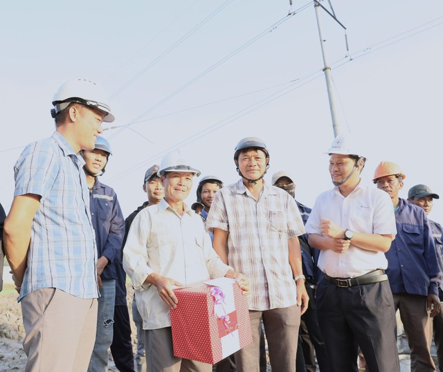 EVNSPC về đ&iacute;ch vượt chỉ ti&ecirc;u đầu tư x&acirc;y dựng lưới điện năm 2025 - Ảnh 3.