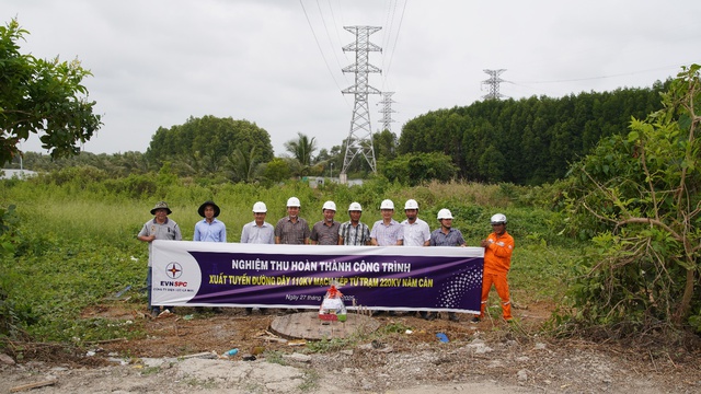 EVNSPC về đ&iacute;ch vượt chỉ ti&ecirc;u đầu tư x&acirc;y dựng lưới điện năm 2025 - Ảnh 4.