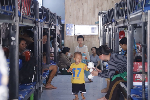 'Con muốn sống': 3,9 tỉ đồng đến với 43 bệnh nhi ung thư- Ảnh 3.