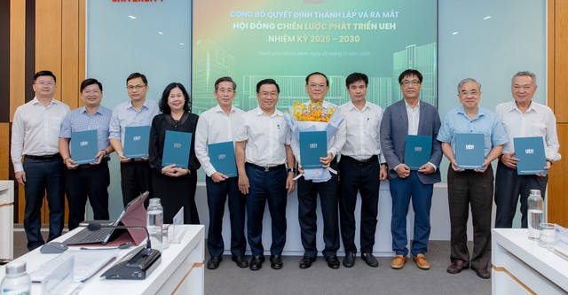 Bỏ hội đồng trường, đại học đầu ti&ecirc;n ra mắt hội đồng chiến lược ph&aacute;t triển - Ảnh 1.