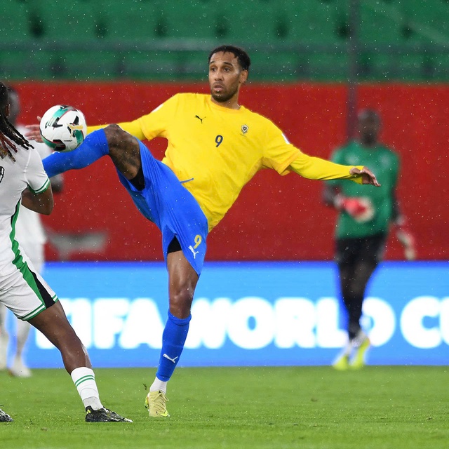 Ch&iacute;nh phủ Gabon đ&igrave;nh chỉ đội tuyển sau m&agrave;n tr&igrave;nh diễn 'xấu hổ', FIFA sẽ v&agrave;o cuộc?- Ảnh 2.